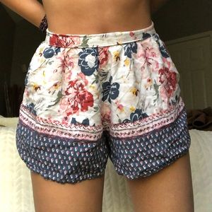 💞A&F Flowy Shorts
